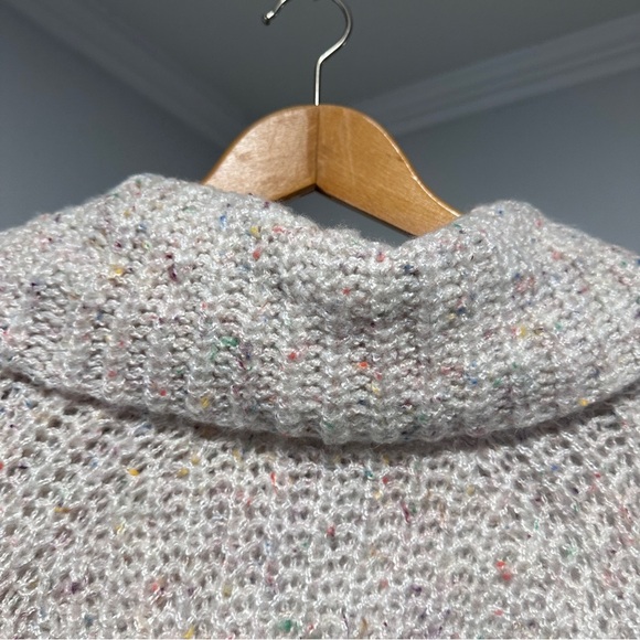 Moon & Madison Beige Speckled Cowl Neck Cropped Sweater Women's Size Medium NWT - Picture 9 of 15